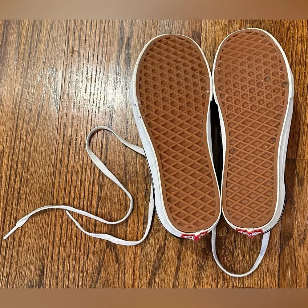 Vans kids off